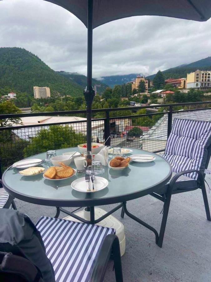 Отель Borjomi Central Экстерьер фото